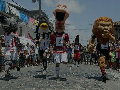 Corrida dos Bonecos Gigantes no carnaval olindense, Pernambuco