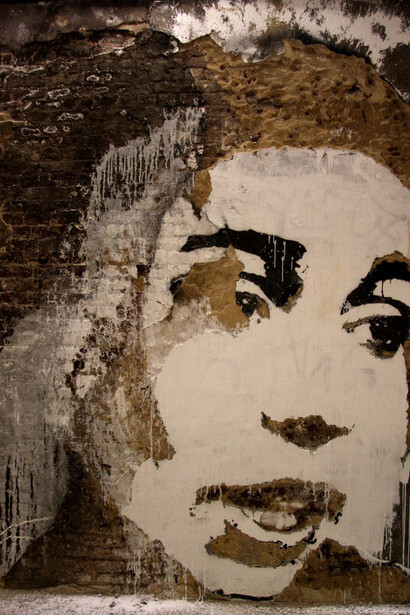 Vhils, muro gravado por ocasião do Cans Festival, Londres, 2008. Fotografia Vihls