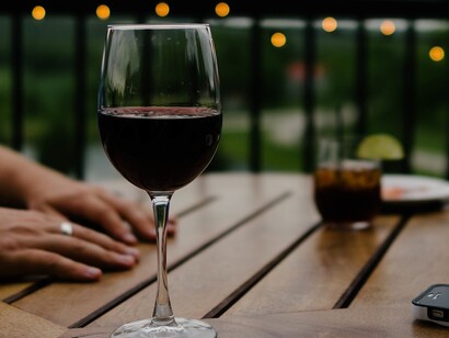 Una copa de vino tinto