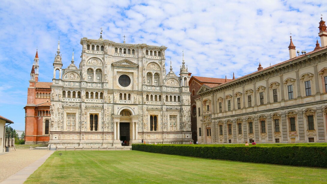 La Certosa di Pavia, complesso monumentale che comprende un monastero e un santuario, edificata alla fine del XIV secolo per volere di Gian Galeazzo Visconti, primo duca di Milano