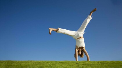 Il metodo Jivamukti Yoga è uno stile di yoga creato da David Life e Sharon Gannon nel 1984