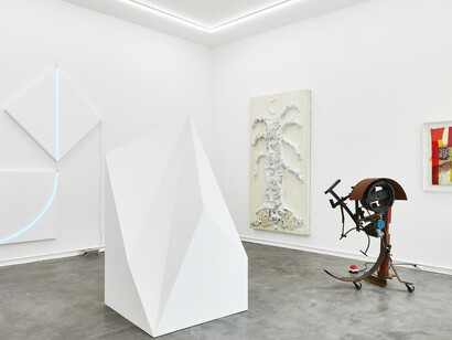 A brief history of shaped modernity. Courtesy of Galerie Mitterrand