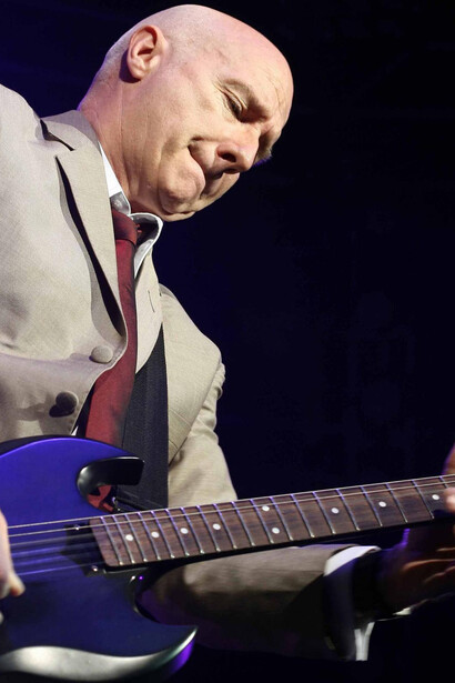 Midge Ure durante un concerto