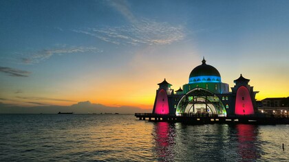 Stunning sunset over the Malacca Straits Mosque in Malaysia