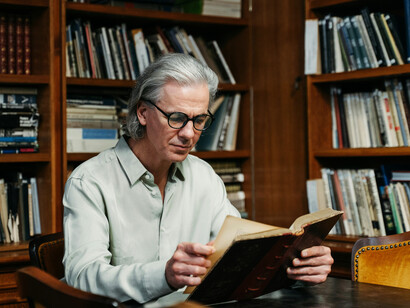 Leer es, por sí mismo, una revisión de la mitología, de la razón de ser de los textos