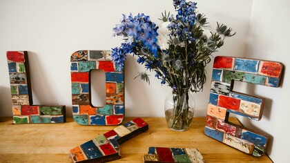 Reconhecer os sinais de alerta é crucial para prevenir e proteger-se de situações abusivas. Este conteúdo irá guiá-lo na identificação desses “sinais”, ajudando você a manter relacionamentos saudáveis e evitar cicatrizes emocionais e mentais que podem durar a vida toda