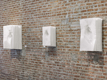 Angela Glajcar, Floating in space (extended), exhibition view. Courtesy of Friedrichs Pontone