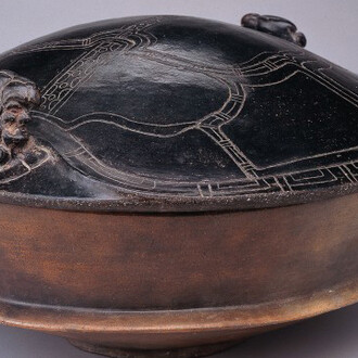 Lidded vessel in the form of a turtle shell”, Central Lowlands, Early Classic Maya. Earthenware. Gift of Gail and J. Alec Merriam in memory of Merle Green Robertson, 2011.55.4a–b