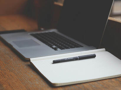 Integrar IA en la enseñanza implica no solo adoptar herramientas, sino también comprender sus límites, sesgos y el impacto que generan en los vínculos educativos