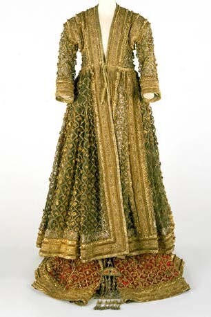 Dress, trousers and shawl reputedly belonging to the Queen of Avadh, 19th century, Lucknow, India. Museum nos. 0644(IS), 0645(IS) and 0646(IS). © Victoria and Albert Museum, London