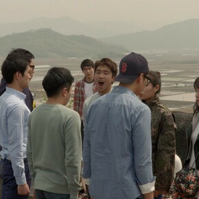 Aernout Mik. Courtesy of carlier | gebauer