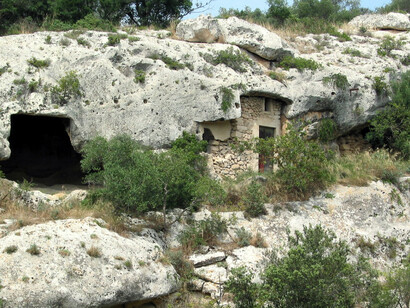 Architettura rupestre nel Parco nazionale. La vegetazione dell'Alta Murgia.