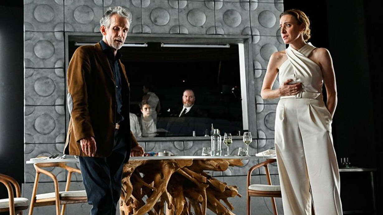 Das dinner. Mit freundlicher genehmigung des Deutschen Theaters