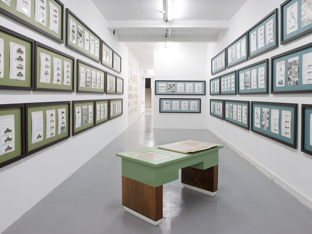 Jean-Yves Jouannais, Comment se faire raconter les guerres par un grand-père mort ? 2014, vue de l’exposition à la Villa Arson, Nice, crédit photo : J. Brasille