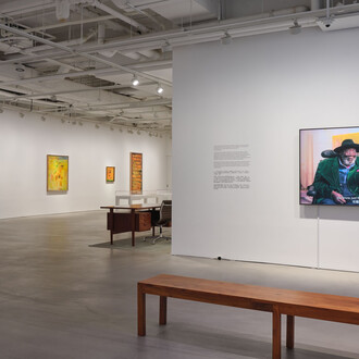 Frank Bowling, Like water, exhibition view. Courtesy of Hauser & Wirth Gallery