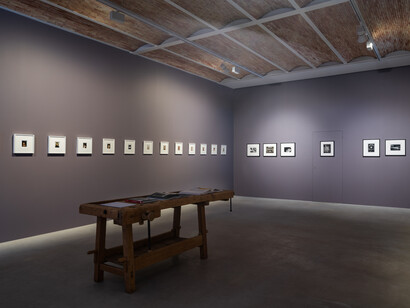 Andy Warhol, Voyages avec Warhol, installation view © Stéphane Aboudaram. Courtesy of Hedges Projects