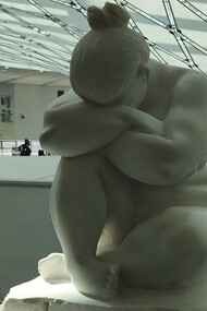 Unlike Xu Hongfei’s buoyant, playful bronze works, "Summer" radiates quiet solemnity and fatigue