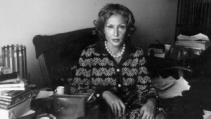 Clarice Lispector em sua casa nos anos 1960