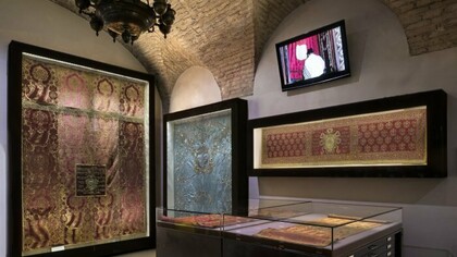 Room 1 - The Fabric Wardrobe. Jewish Museum of Rome 