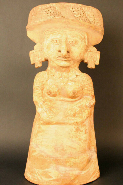 Figura antropomorfa femenina
Materiales: Cerámica
Clásico Tardío 600- 900 d.C. Fases Coyotlatelco y Texcalac.
Medidas: 510 mm de alto