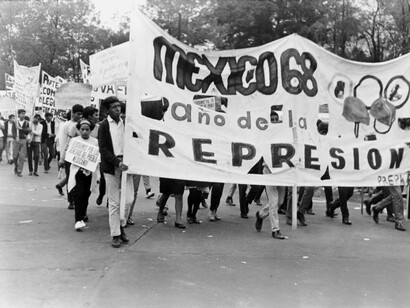 Marcha del silencio (1968), México. Notas de prensa destacan el silencio y el orden con el que se realiza la movilización que es calificada como un triunfo para el movimiento