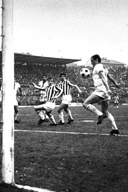 Riva è stato il simbolo del Cagliari, portando la squadra a vincere il loro primo e unico Scudetto nella stagione 1969-1970, un'impresa leggendaria per un club del Sud Italia