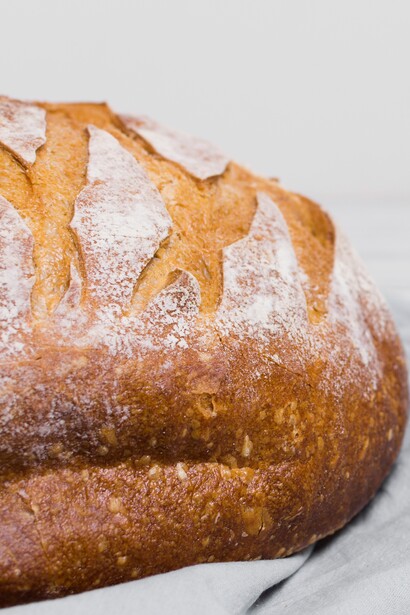 Nel Medioevo il pane era un simbolo di status sociale: quello bianco era destinato ai ricchi, quello scuro ai poveri