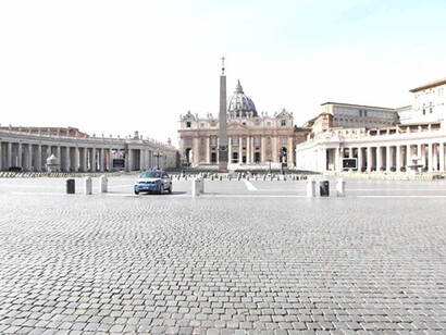 El Vaticano asediado por el virus