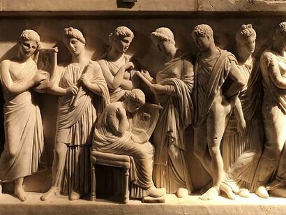 Fronte di sarcofago romano in marmo detto Le Muse Chigiane, Museo archeologico nazionale di Siena, Italia