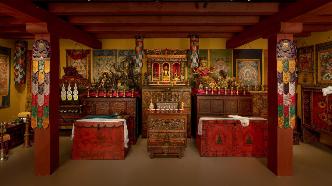Rubin Museum tibetan buddhist shrine room, exhibition view. Courtesy of Brooklyn Museum
