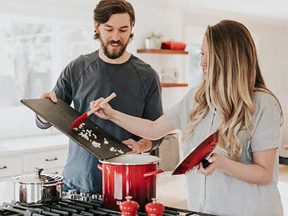 Tutto il ritmo della nostra vita è divenuto più serrato, il servizio notevolmente ridotto, non si vuole perdere molto tempo né in cucina, né a tavola