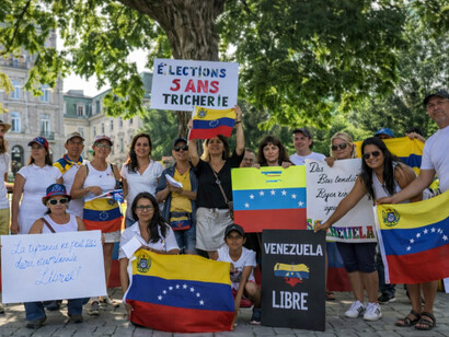 Au Québec, la diaspora vénézuélienne transforme l’exil en tribune politique : loin de Caracas, la contestation témoigne de l’effondrement d’un État pris entre autoritarisme interne et rivalités géopolitiques externes