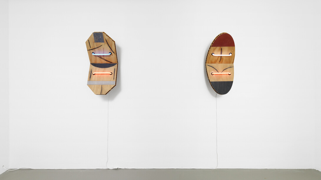 Keith Sonnier. Courtesy of Galerie Mitterrand