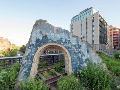 Firelei Báez, 19.604692°N 72.218596°W, 2019. Part of En Plein Air. A High Line Commission. On view April 2019 – March 2020. Photo by Timothy Schenck