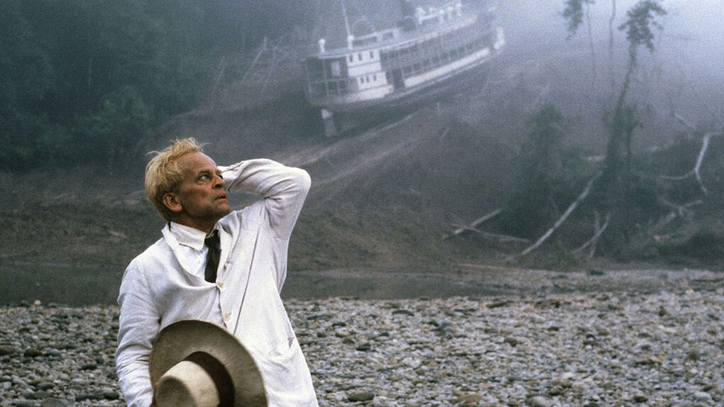 Una scena del film Fitzcarraldo di Werner Herzog