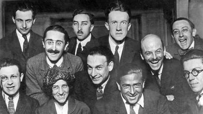 Incontro del gruppo Dada a Parigi nel 1921: Louis Aragon, Theodore Fraenkel, Paul Éluard, Clément Pansaers, Paul Dermée, Philippe Soupault, Georges Ribemont-Dessaignes, Tristan Tzara, Céline Arnauld, Francis Picabia, André Breton