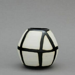 Shio Kusaka, Porcelain, 4 3/4 x 5 x 5 inches, Courtesy Anton Kern Gallery, New York