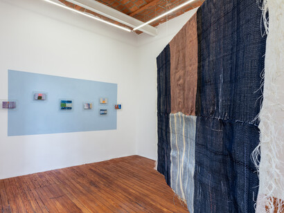 Marie Hazard, L'ombre qui tisse en moi, vue de l'exposition. Avec l'aimable autorisation de la Galería Mascota