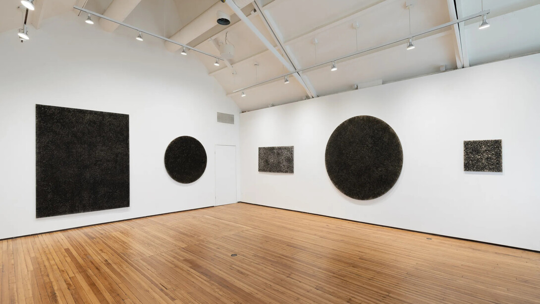 Friedel Dzubas, A black series, exhibition view. Courtesy of Nathalie Karg Gallery