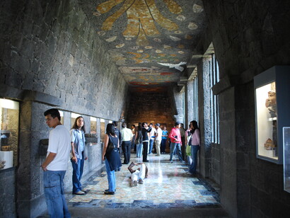 Una de las salas del piso superior, 2010,  del Museo Diego Rivera—Anahuacalli, en la Ciudad de México, México