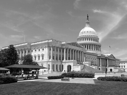 Yves Bonzon: "Es fruto del giro estadounidense hacia la autonomía estratégica. Washington ha virado porque una consecuencia del neoliberalismo es la pérdida de las cadenas de suministro". El Capitolio, Washington D. C., EE.UU.