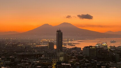 Il Vesuvio all'alba, Naples, Italy