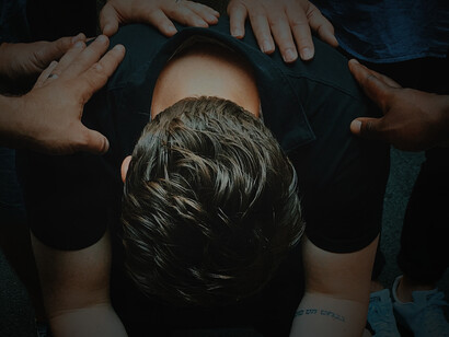 Empatia: la persona empatica comprende lo stato mentale di un’altra persona, è di fondamentale importanza non confonderlo con l’altruismo o con il buonismo