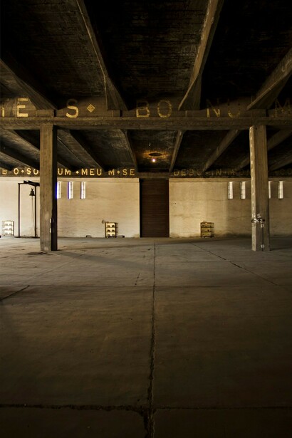 Gian Maria Tosatti,
Sette stagioni dello Spirito 3_Lucifero,
Ex Magazzini Generali del Porto di Napoli,
Installation view,
© Gian Maria Tosatti,
Courtesy Galleria Lia Rumma MilanoNapoli
