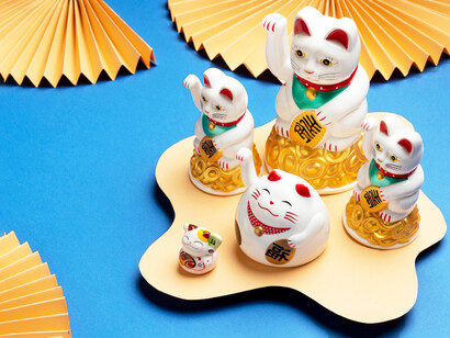 Figuras de gatos de la buena fortuna