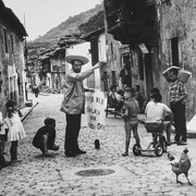 Montserrat Santamaría, Live act by Alberto Greco in Piedralaves, 1963. Collection / Archive Galería del Infinito © Montserrat Santamaría © Courtesy of Alberto Greco's estate