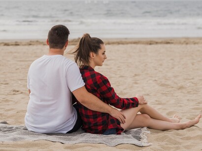 Le amicizie durature non hanno bisogno di grandi promesse, perché si costruiscono giorno per giorno, creando legami profondi che resistono alle distanze e al tempo