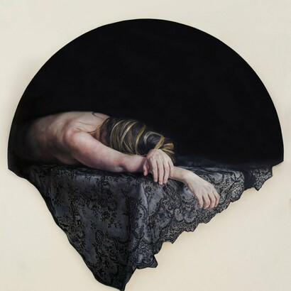 Tanya Gomelskaya’s artwork reveals subtle emotions through highly detailed portraits