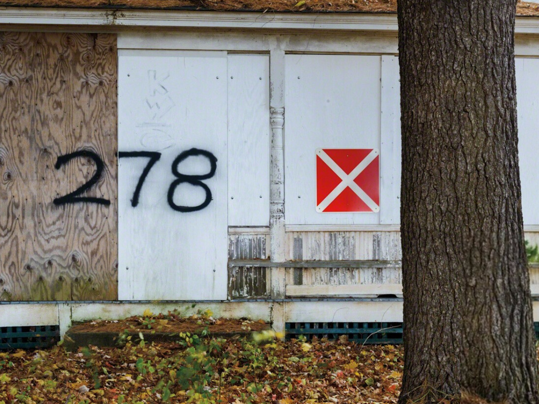 David Kutz, Retro #2980; Northampton, MA USA; October 2013; 42°1. Courtesy of Soho Photo Gallery