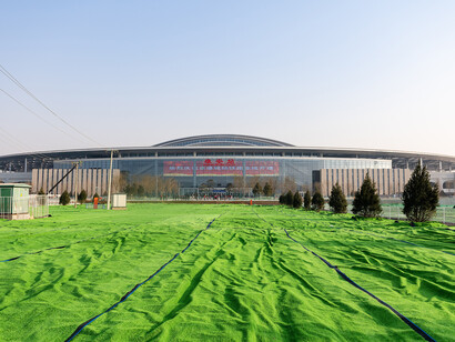 Fachada oeste de la estación de tren de Xiongan; 2020, más exagerada que la de Shanghainan... Xiong'an, 2019. Provincia de Hebei, China